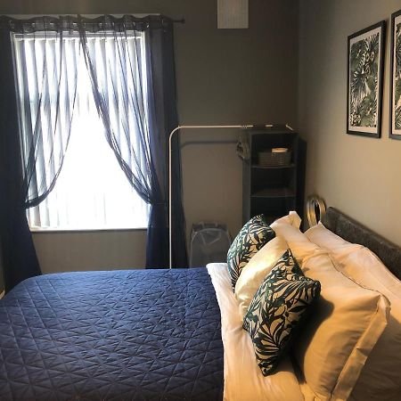 3. Stylish Private Double Room Near Manchester City Centre Ngoại thất bức ảnh