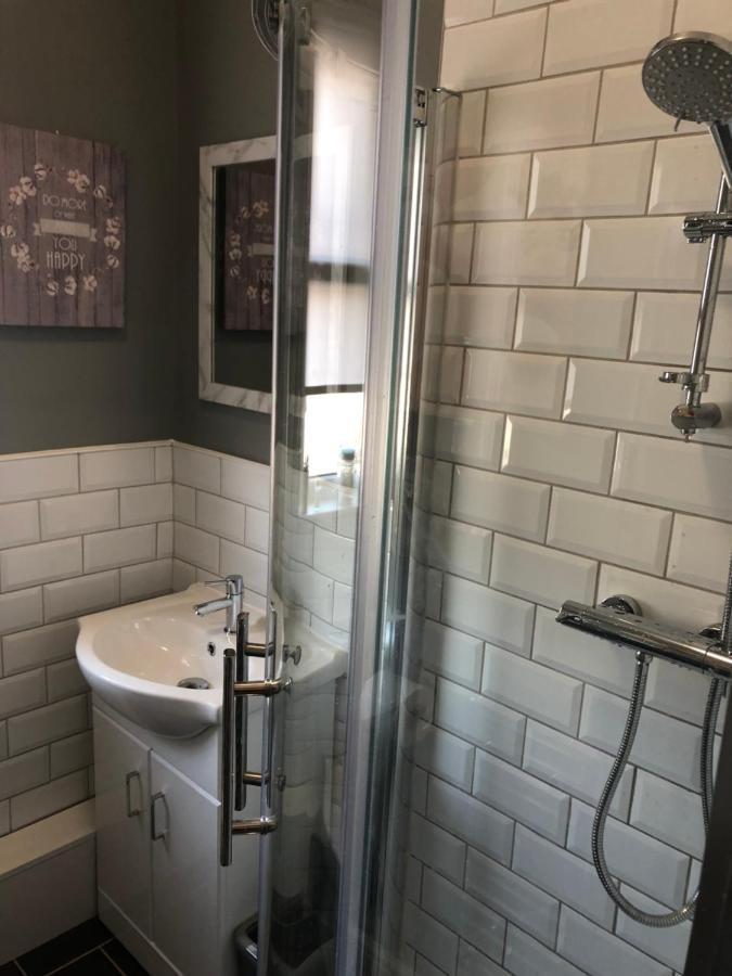 3. Stylish Private Double Room Near Manchester City Centre Ngoại thất bức ảnh